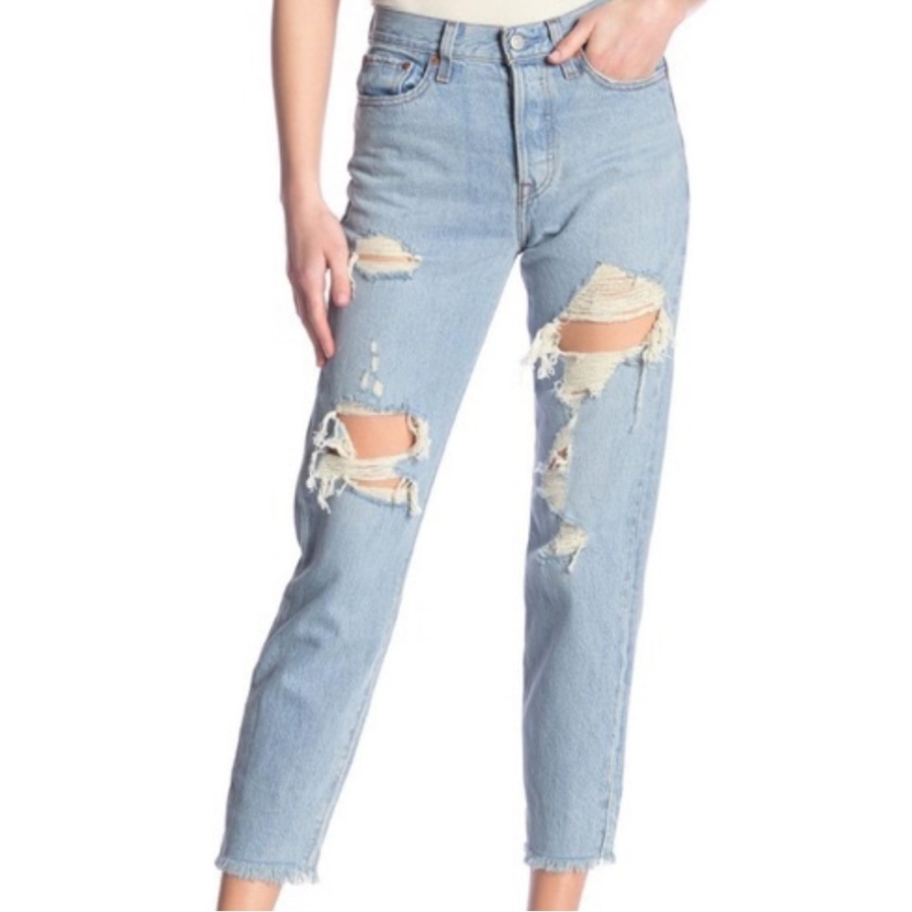 Levi’s Wedgie Distressed Women Jeans